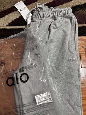 ALO Yoga Light Gray Men's Jogger Sweatpants